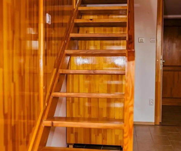 Apartament Niki Jula